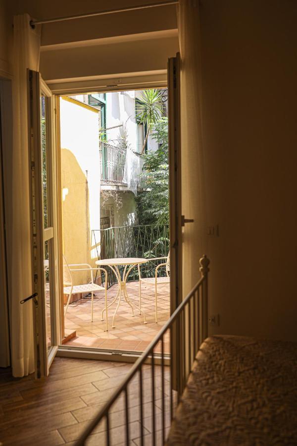 B&B La Fenice Suite Salerno Exterior foto